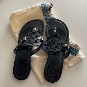 Tory Burch flip flop sandals - Black — lightly used — SIZE 7